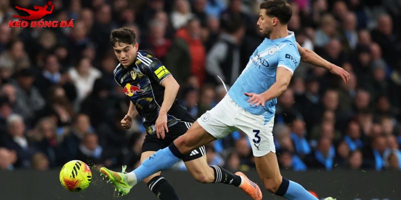Phong độ chênh lệch của Leeds vs Man City
