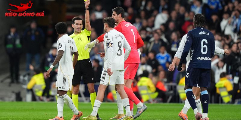 Real Madrid rất cần chiến thắng để bám đuổi Barca